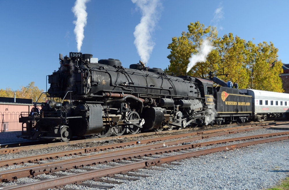 Scenic Train Rides in Maryland are the perfect addition to any romantic getaway at our Deep Creek Lake Hotel