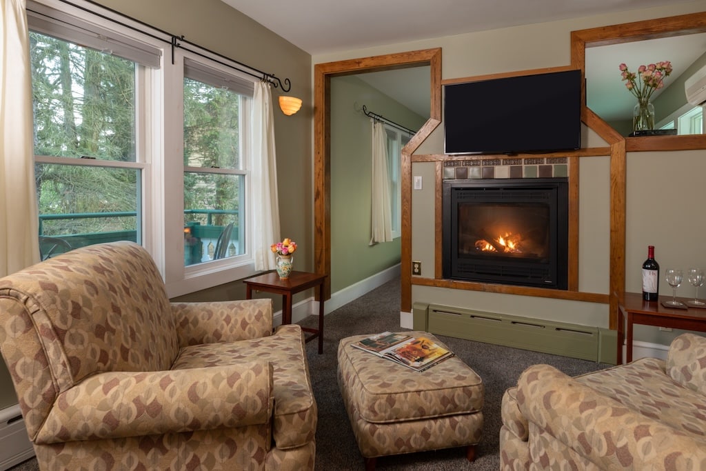 Find the Best Hiking in Maryland at Deep Creek Lake, photo of our Deep Creek Lake Lodging property